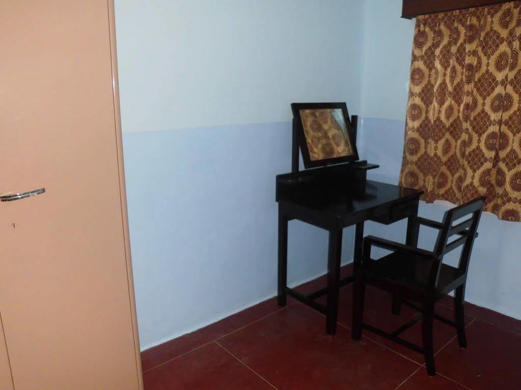 Hotel Mysore Dasaprakash ภายนอก รูปภาพ