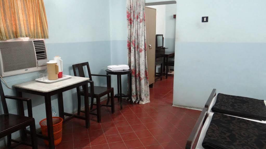 Hotel Mysore Dasaprakash ภายนอก รูปภาพ