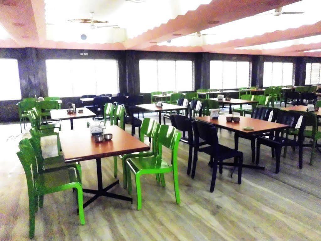 Hotel Mysore Dasaprakash ภายนอก รูปภาพ